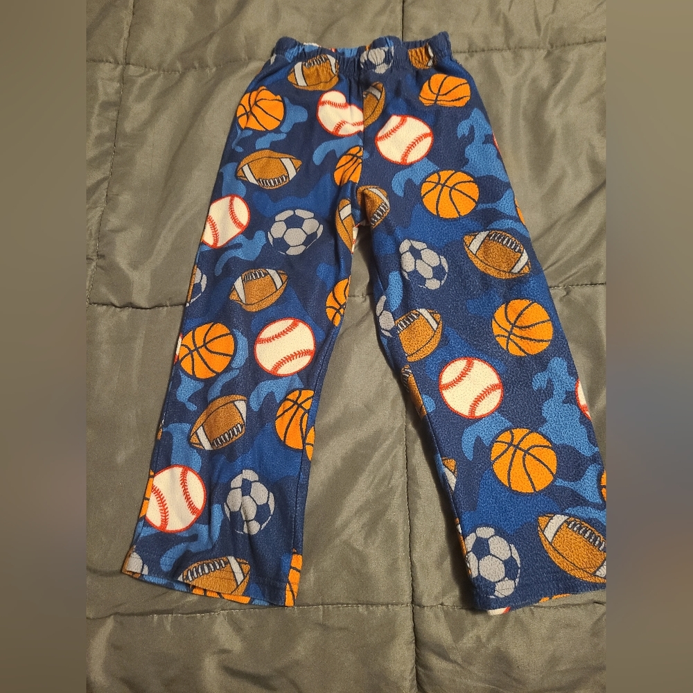 Boys Small 4/5 Sports Themed Pajama pants 🏀 ⚾️ ⚽️  🏈